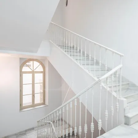 Sophisticated Modern Center By Rems