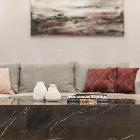 Apartment Sophisticated Modern Center By Rems *