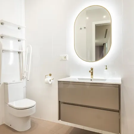 Sophisticated Modern Center By Rems