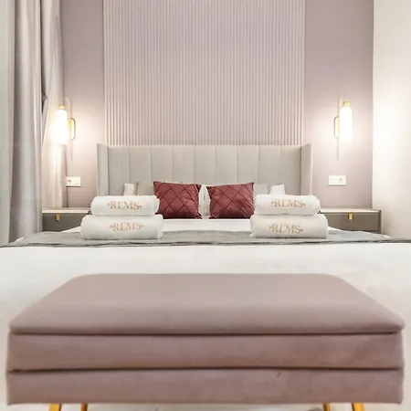 Sophisticated Modern Center By Rems Apartment