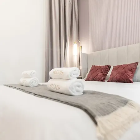Sophisticated Modern Center By Rems * Malaga