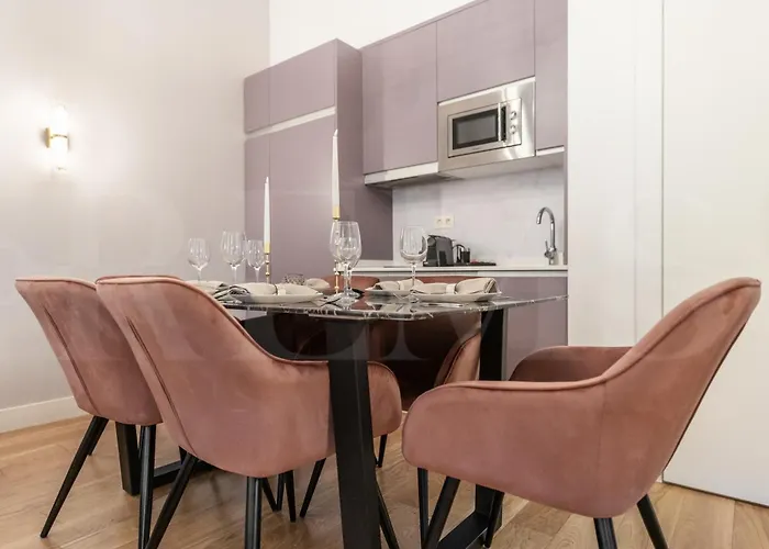 Sophisticated Modern Center By Rems Διαμέρισμα